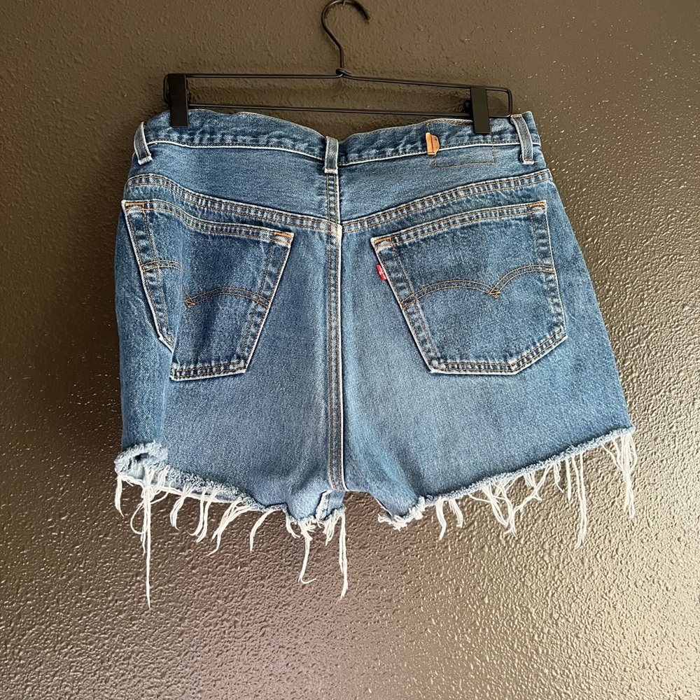 Levi Cutoff Short - Picture 2 of 3